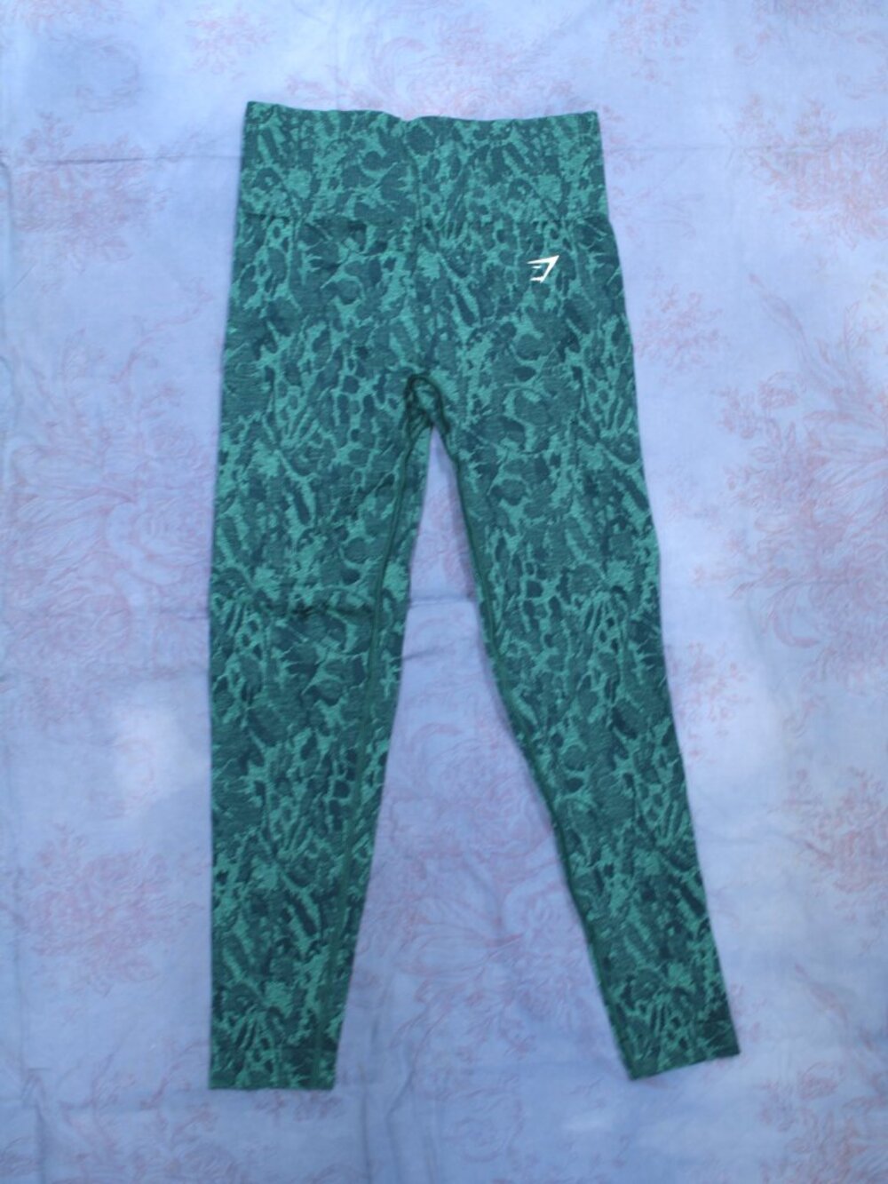 Gymshark adapt blue green animal print seamless leggings with ruching, sz S